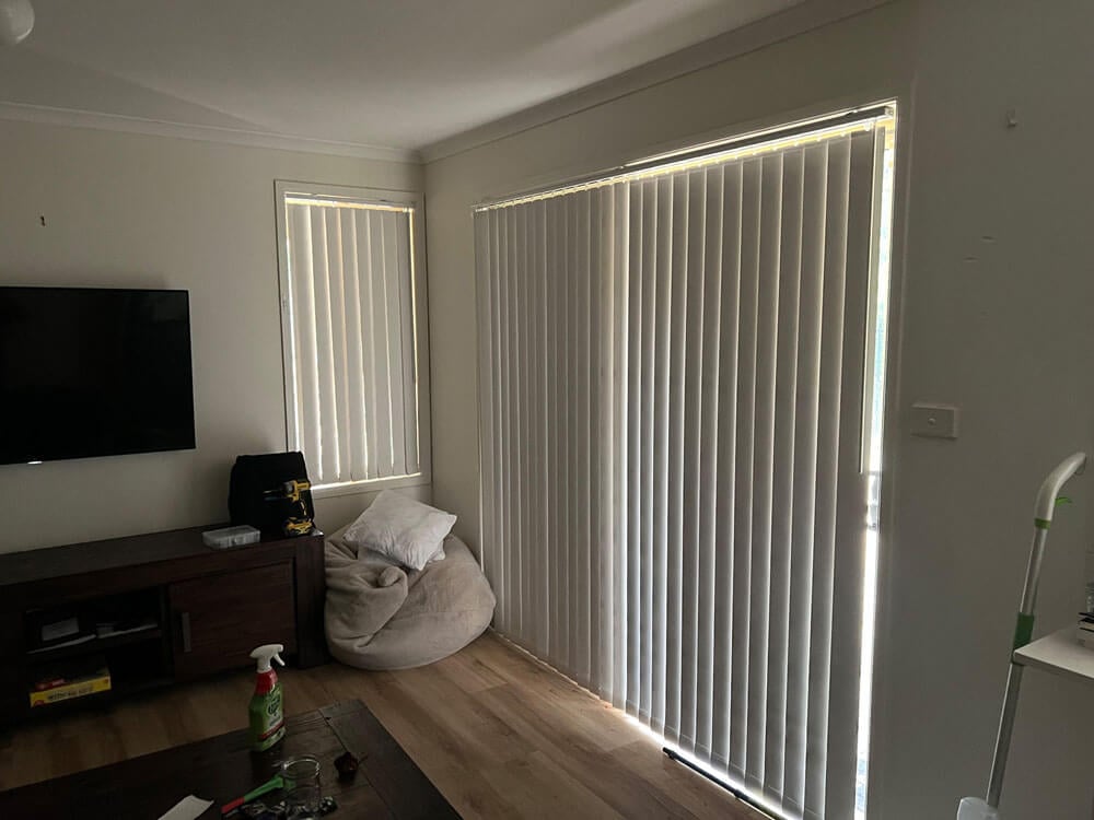 Are vertical blinds energy efficient for maintaining comfortable room temperature.